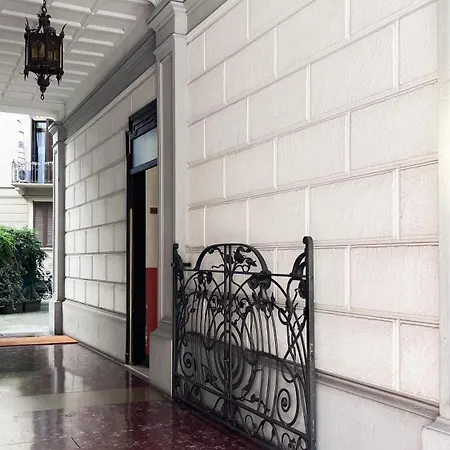 Porta Venezia Elegante 아파트 *