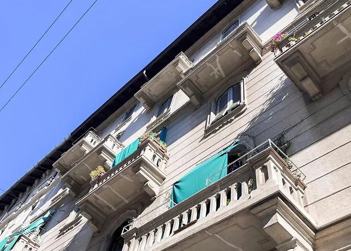 Porta Venezia Elegante شقة *